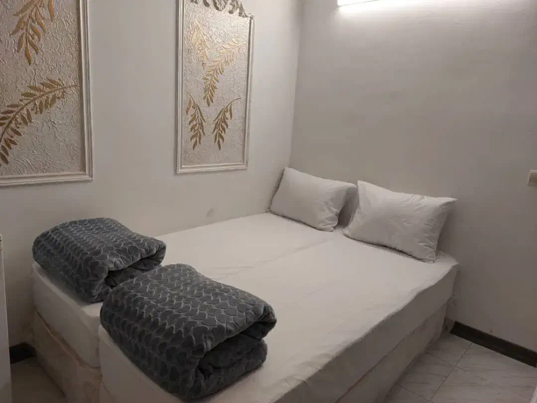 اقامت ارزان در نزدیکی حرم امام رضا ۵ دقیقه پیاده|اجارهٔ کوتاه‌مدت آپارتمان و سوئیت|مشهد, آیت الله خامنه‌ای|دیوار