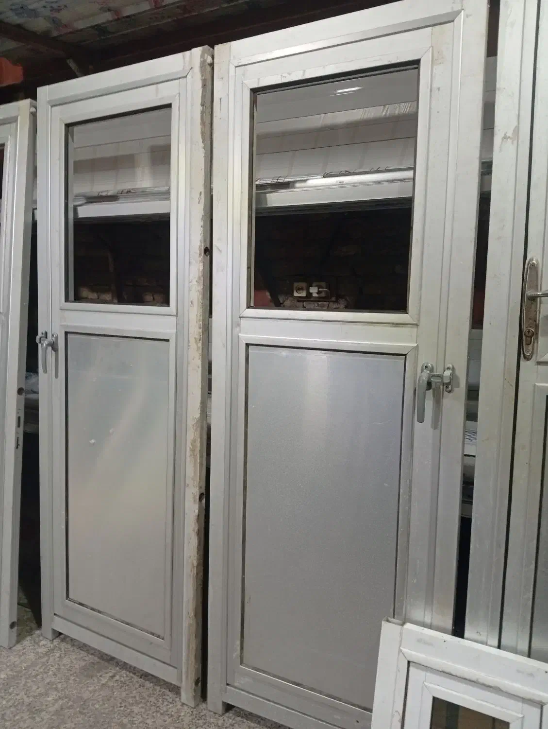 درب ورودی وسرویس ودربچه|مصالح و تجهیزات ساختمان|اهر, |دیوار