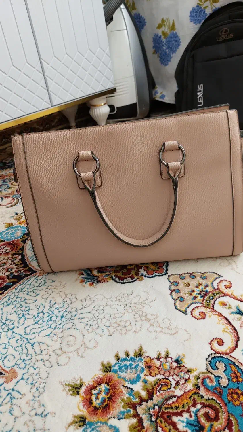 کیف|کیف، کفش، کمربند|فشاپویه, |دیوار