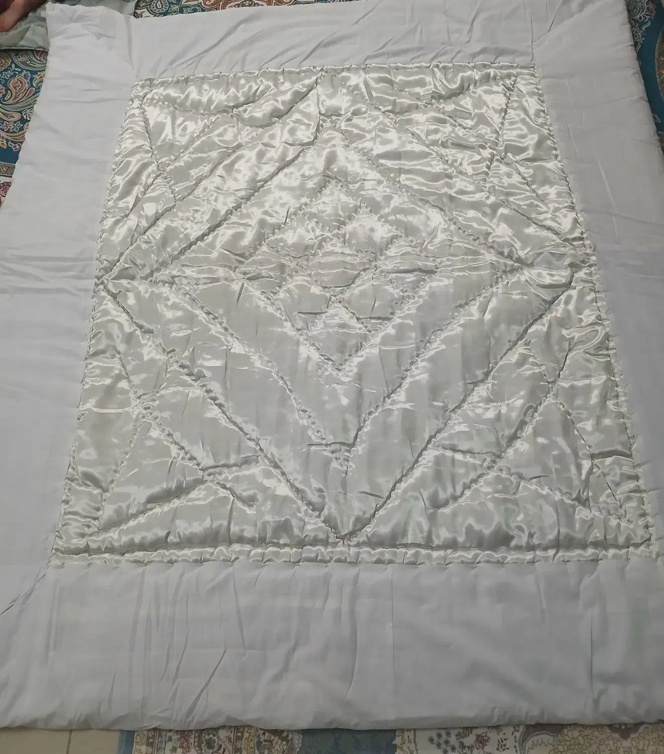 لحاف نو|رختخواب، بالش، پتو|گلبهار, شهر جدید گلبهار|دیوار