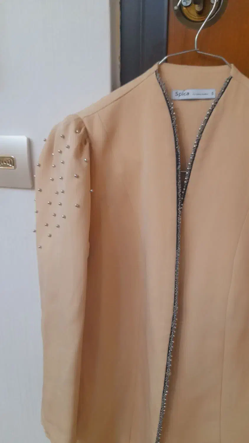 کت تک|لباس|رباطکریم, نصیرشهر|دیوار