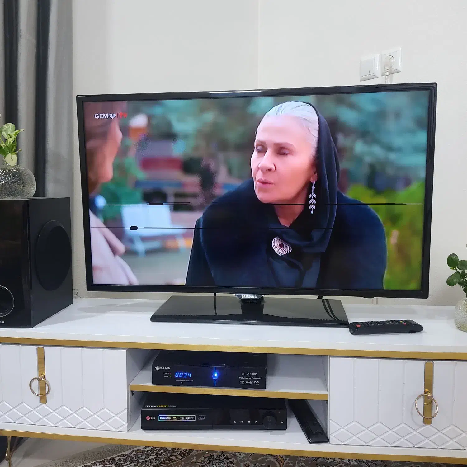 تلویزیون سامسونگ ال ای دی|تلویزیون و پروژکتور|شاهینشهر, شهرک گلدیس|دیوار