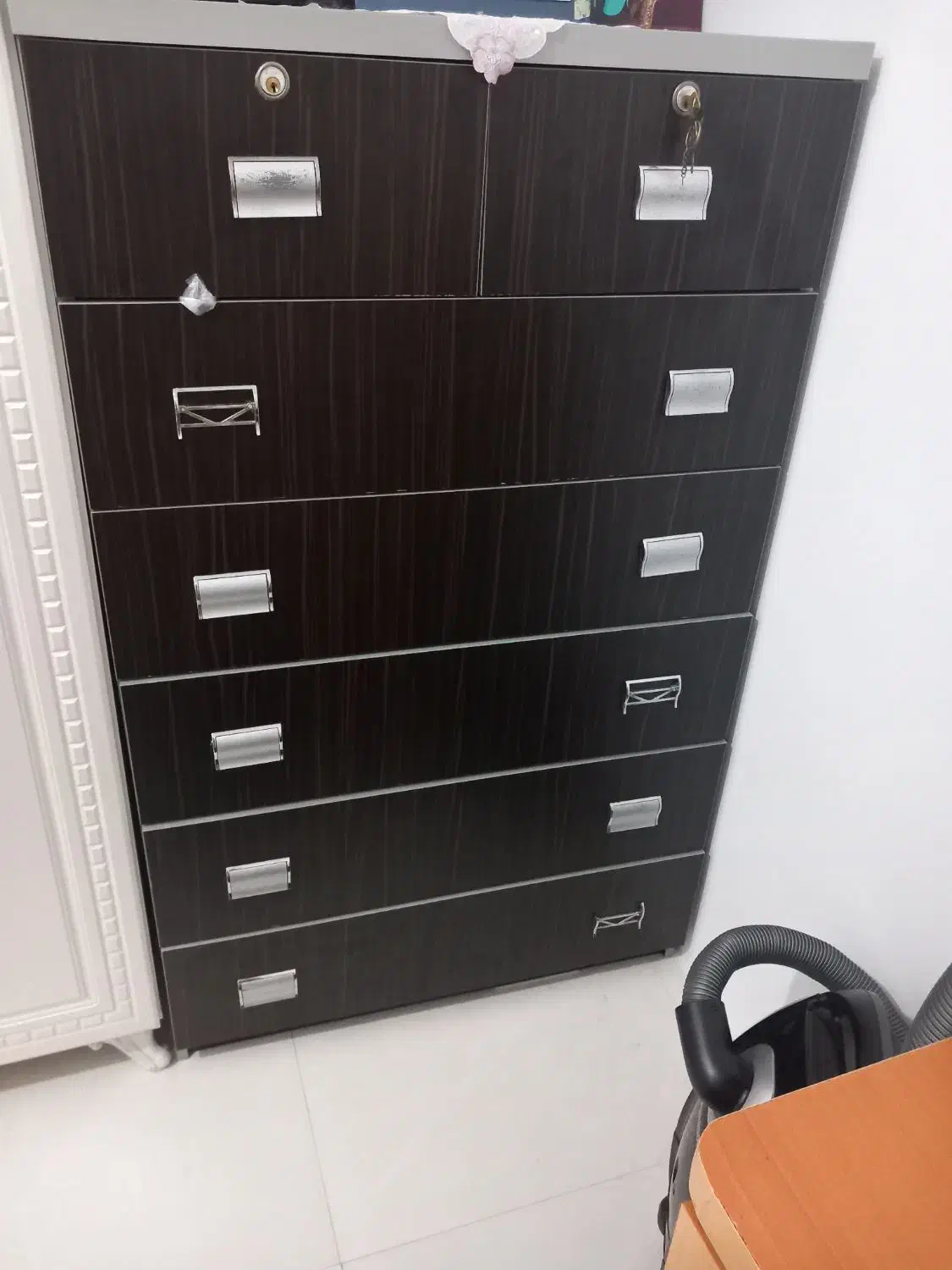 دلاور|جاکفشی، کمد، دراور|کرج, حصارک پایین|دیوار