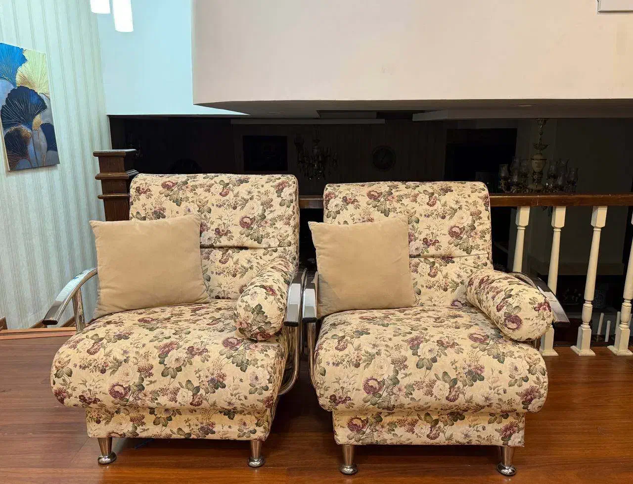 دو کاناپه سه نفره و دو مبل تک نفره|مبلمان خانگی و میز عسلی|چالوس, |دیوار