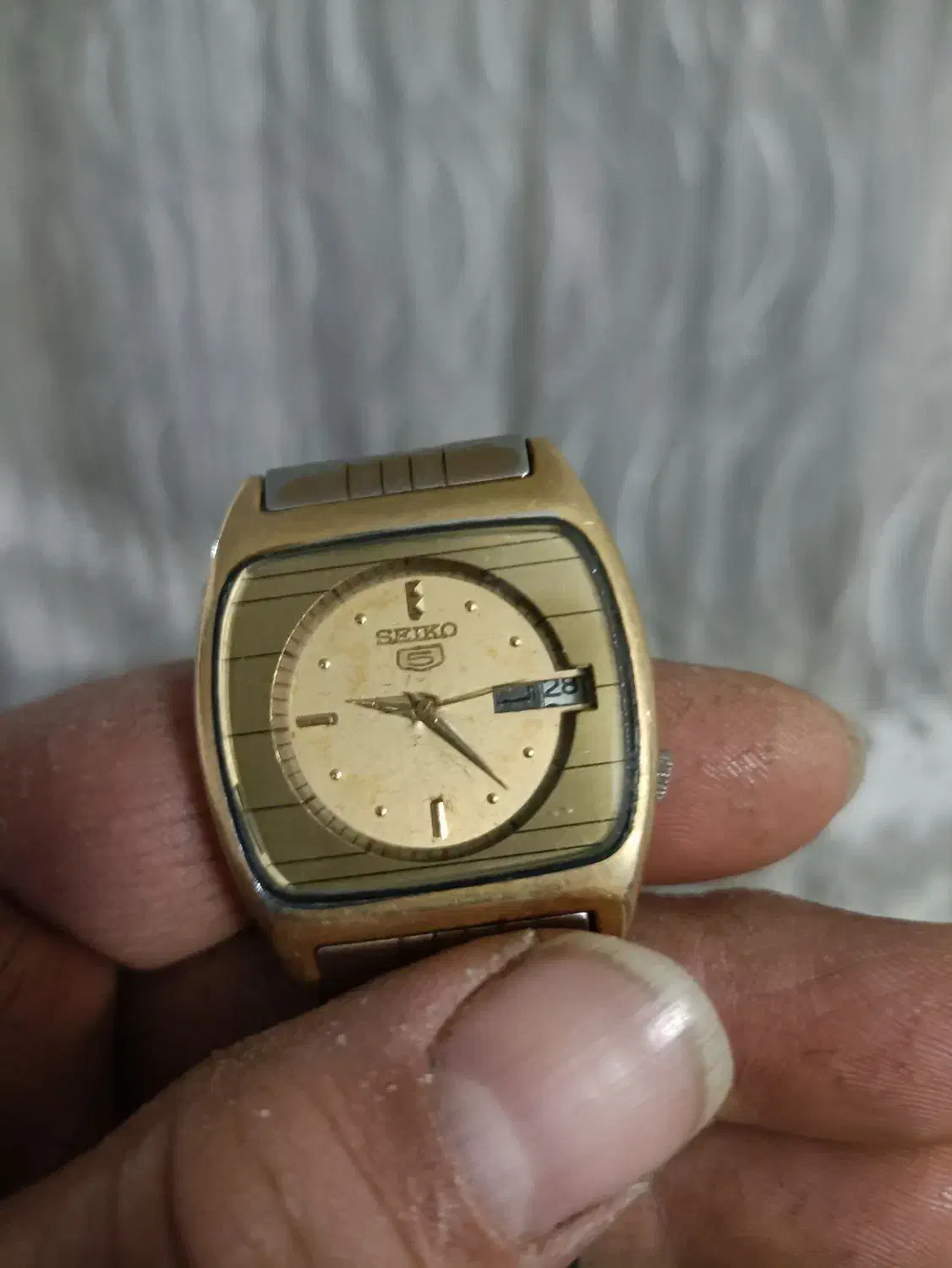 ساعت سکو پنچ|ساعت|قرچک, شهرک الحدید|دیوار