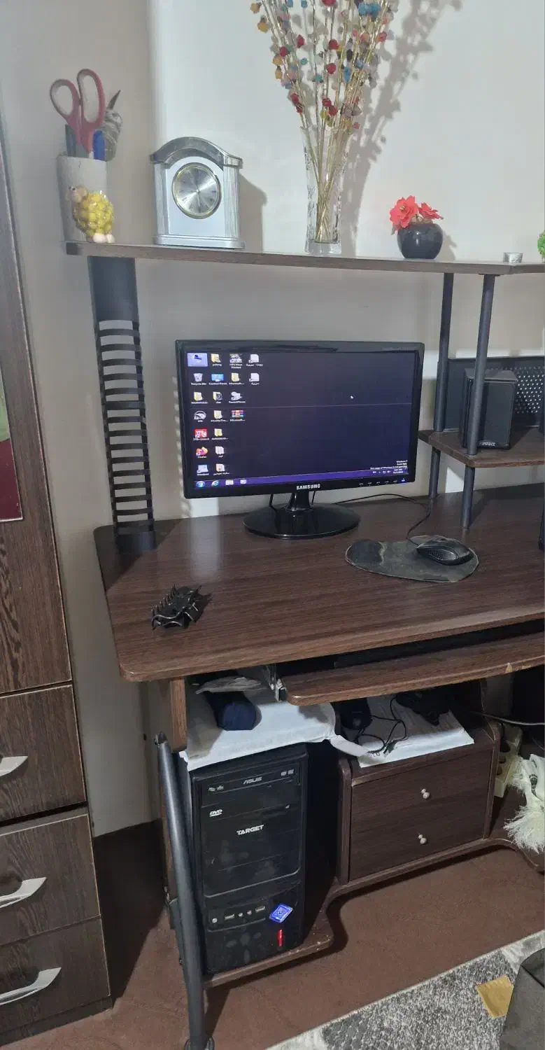 فروش کامپیوتر با میز و صندلی|رایانه رومیزی|چالوس, |دیوار