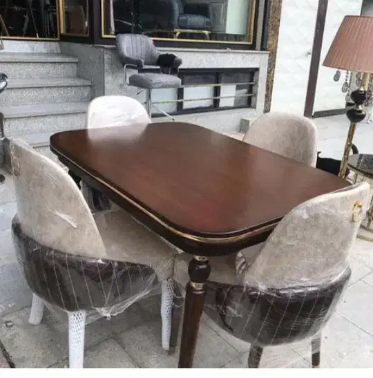 گات هام فراچنچی ۶۷۳۱۲۳۴۵۷۰۴۶۷۸۸۸۰۰۰۰۰۹۷|میز و صندلی غذاخوری|صدرا-فارس, فاز ۱|دیوار