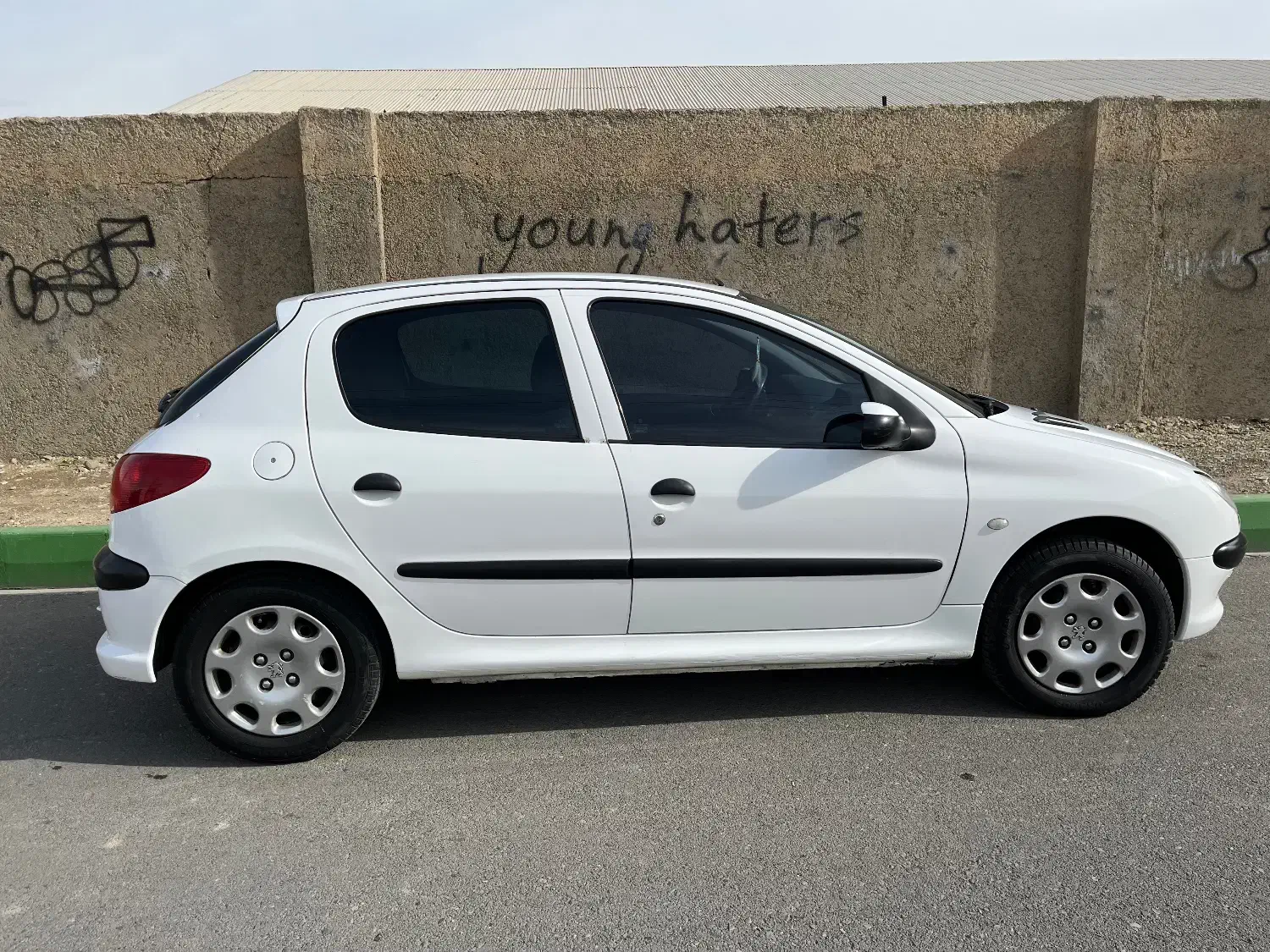 206 tu۵  مدل ۹۷|خودرو سواری و وانت|باقرشهر, |دیوار