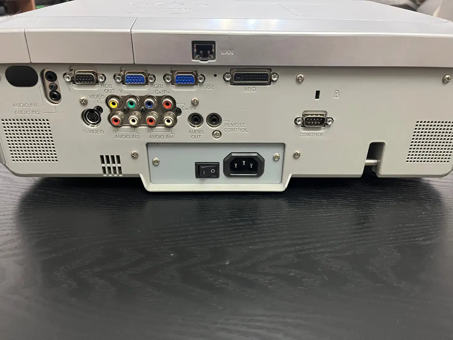 ویدئو پروژکتور هیتاچی|تلویزیون و پروژکتور|قائمشهر, |دیوار