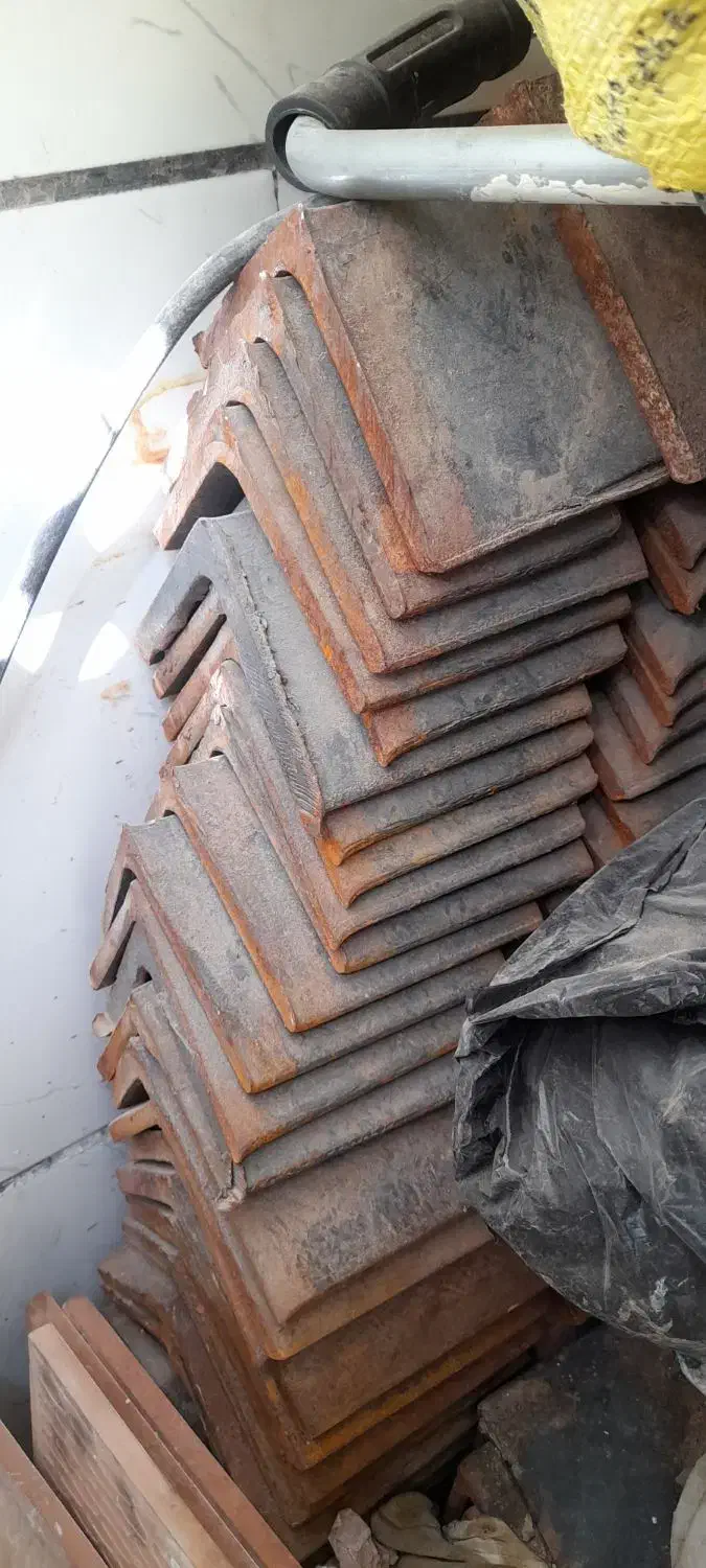 اهن ۱۶شاخه وچند کیلو سیم جوش و نبشی ۴۰عدد هست|مصالح و تجهیزات ساختمان|مشهد, رسالت|دیوار