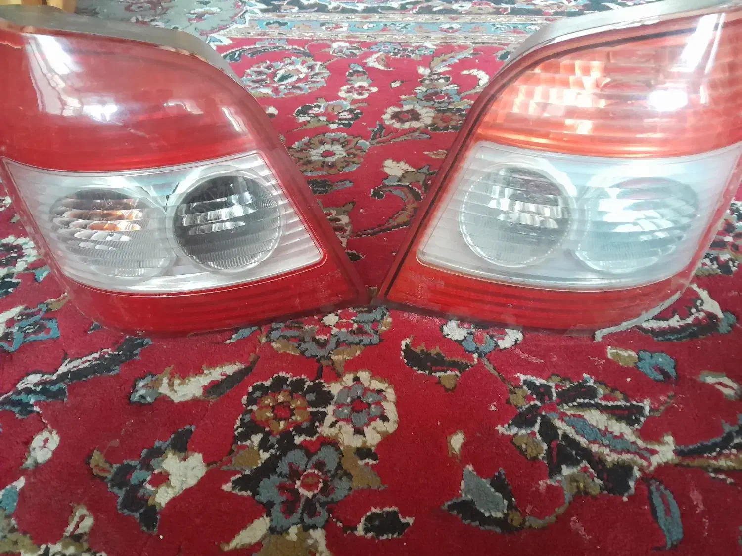 چراغ خطر عقب۱۱۱ و راک روف ۲۰۶|قطعات یدکی و لوازم جانبی|شیراز, شهرک مفتح|دیوار