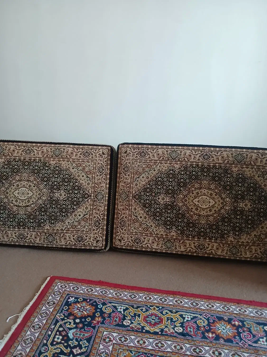 پشتی|پشتی|خوی, |دیوار