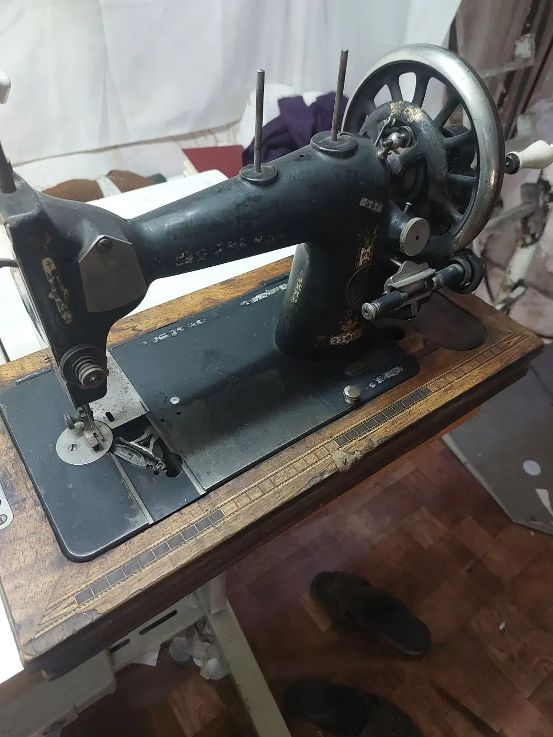 چرخ خیاطی قدیمی|کلکسیون اشیاء عتیقه|تهران, افسریه شمالی|دیوار