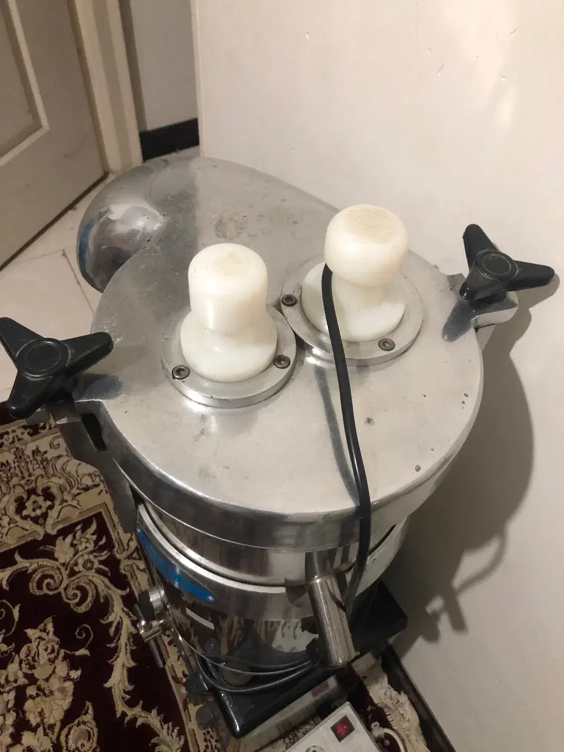 دستگاه ابمیوه گیری در حد نو|آبمیوه‌گیر و آب‌مرکبات‌گیر|محمدشهر, شهرک چمران|دیوار