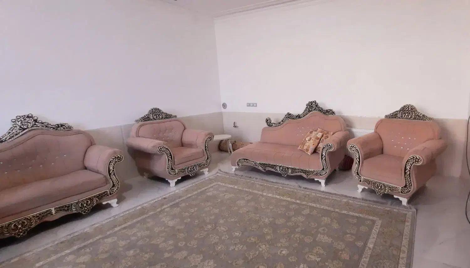 مبل ۷ نفره و میز و عسلی|مبلمان خانگی و میز عسلی|اقلید, |دیوار