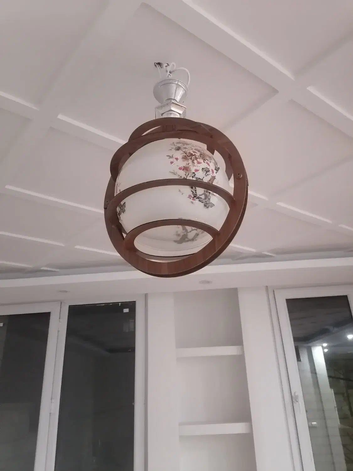 ۳ عدد لوستر و اویز و یک عدد روشنایی گازی|لوستر و چراغ آویز|کرج, کرج نو|دیوار