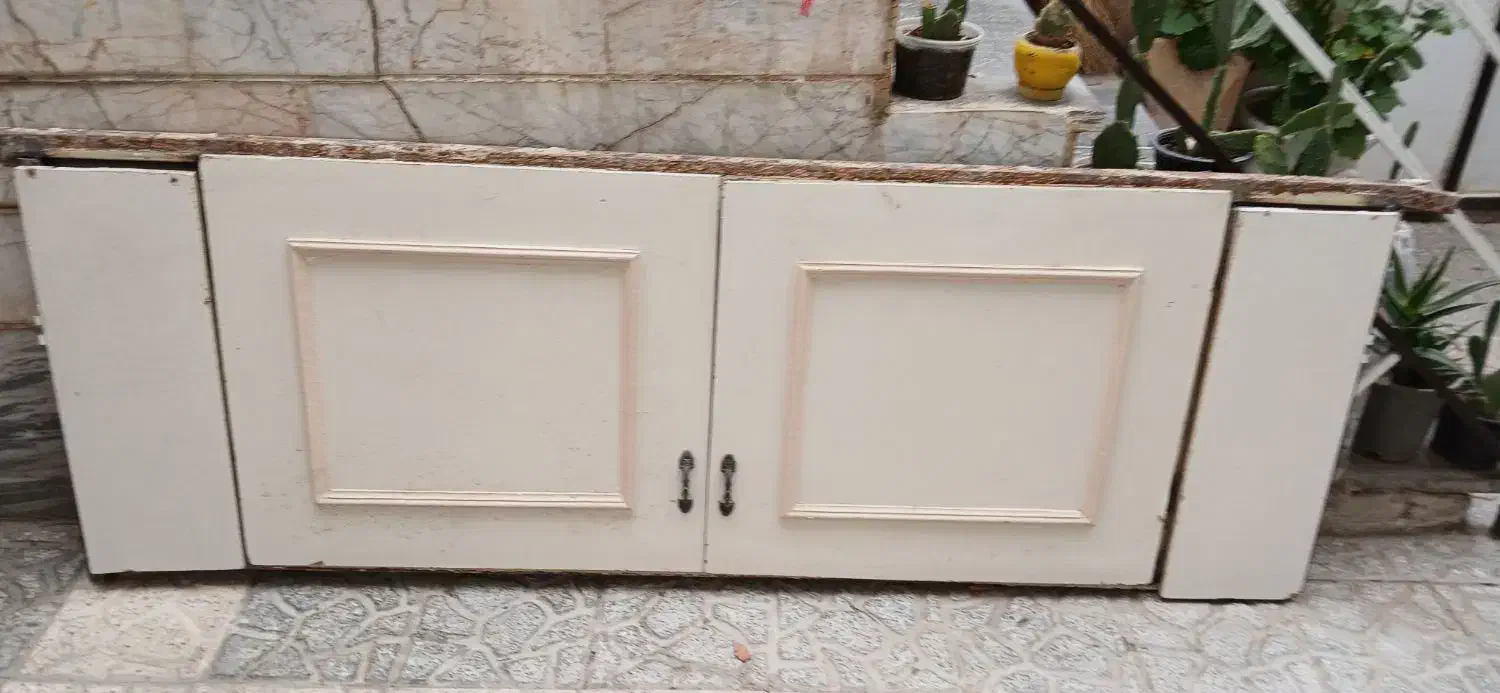 درب وچهار چوب کمد دیواری|مصالح و تجهیزات ساختمان|ملایر, |دیوار