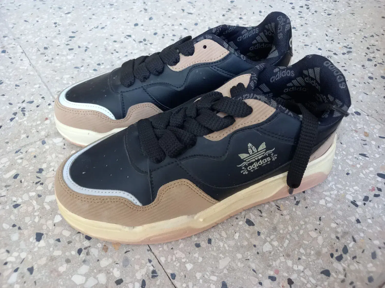 تعدادی کفش زنانه و مردانه نو|کیف، کفش، کمربند|قم, سید معصوم|دیوار