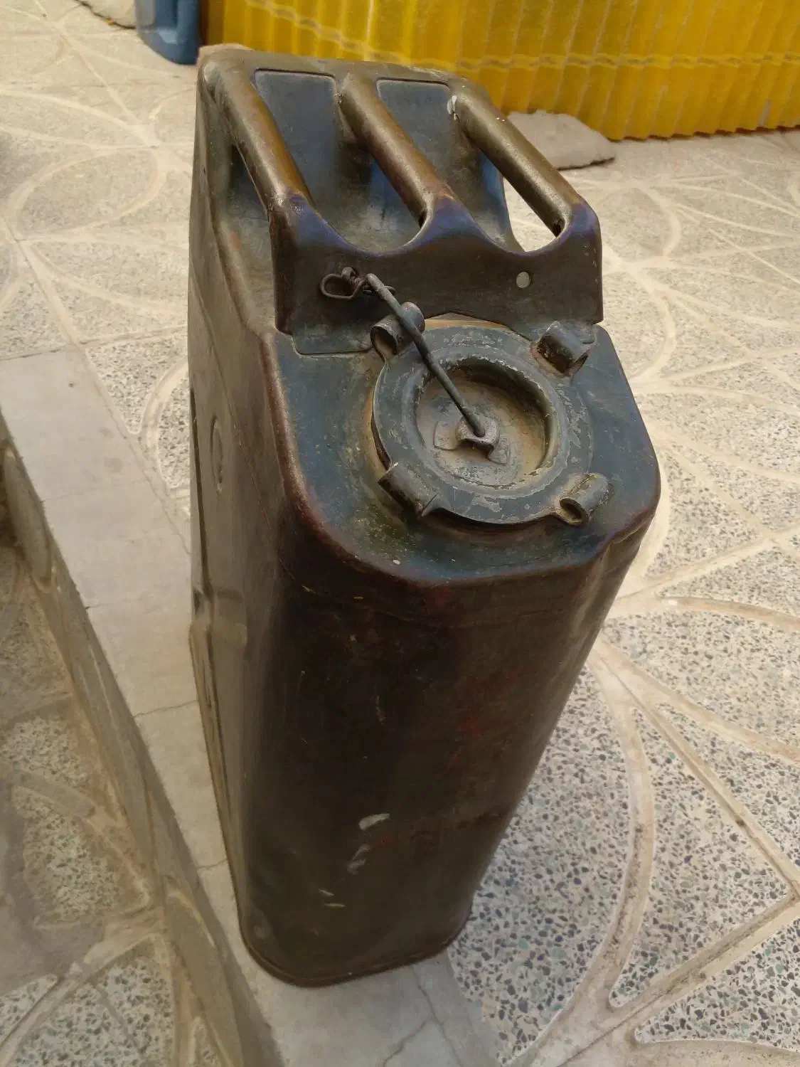 گالن|ظروف نگهدارنده، پلاستیکی، یک‌بارمصرف|سنندج, |دیوار