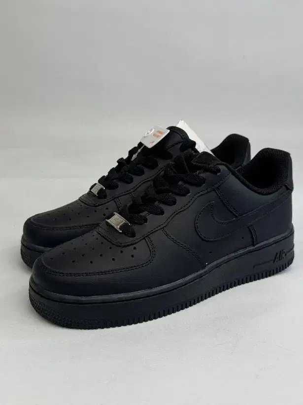 کتونی Nike Air Force سفید و مشکی|کیف، کفش، کمربند|بندر ماهشهر, |دیوار