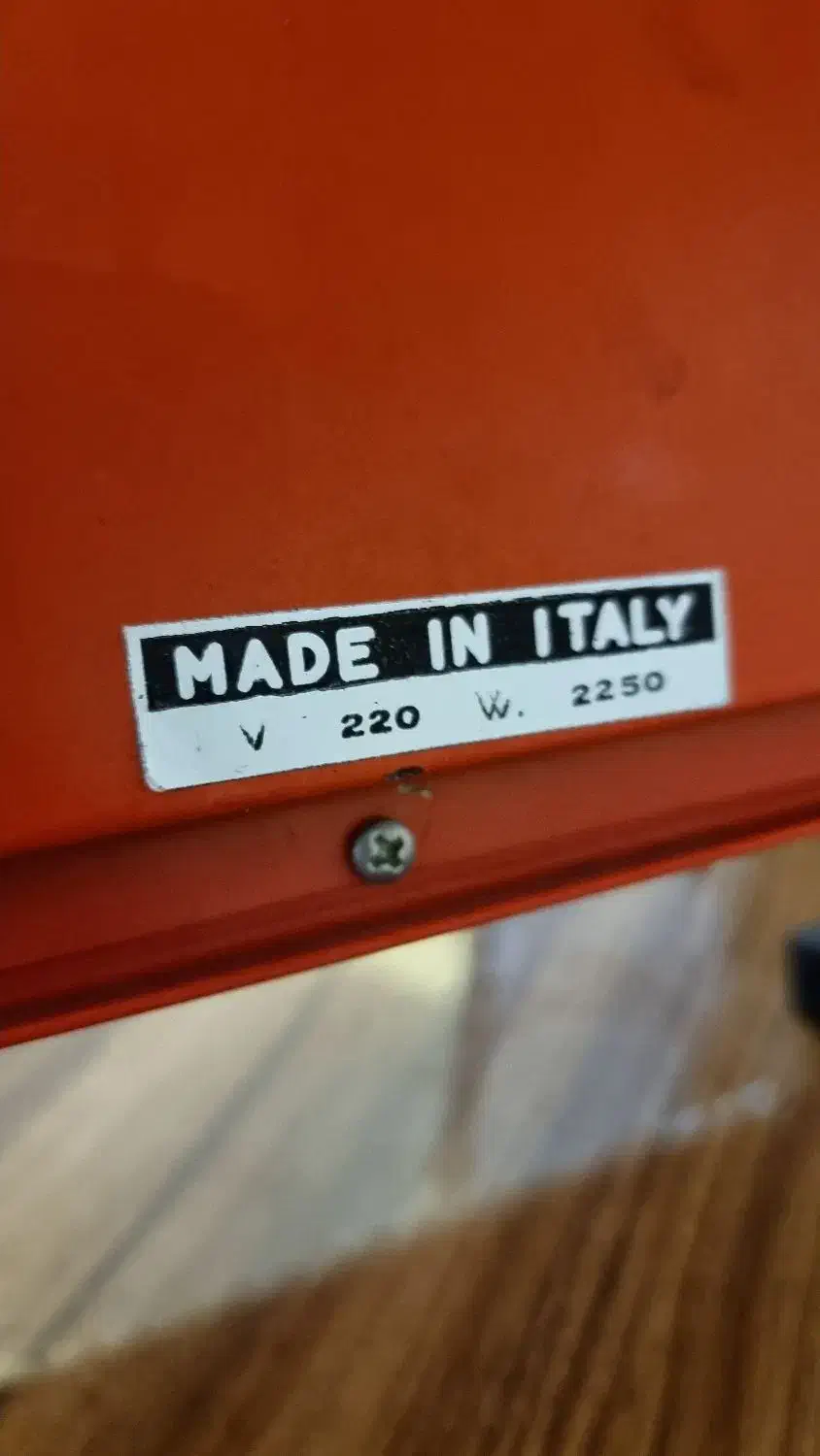 بخاری برقی قدیمی ایتالیایی|بخاری، هیتر، شومینه|رشت, نخودچر|دیوار