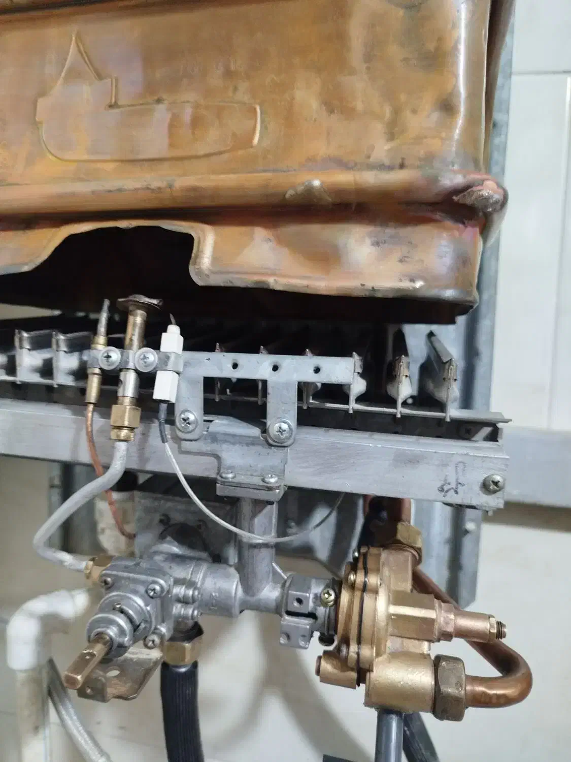 آبگرمکن دیواری بوتان شعمک دار|آبگرمکن، پکیج، شوفاژ|شیروان (خراسان), |دیوار