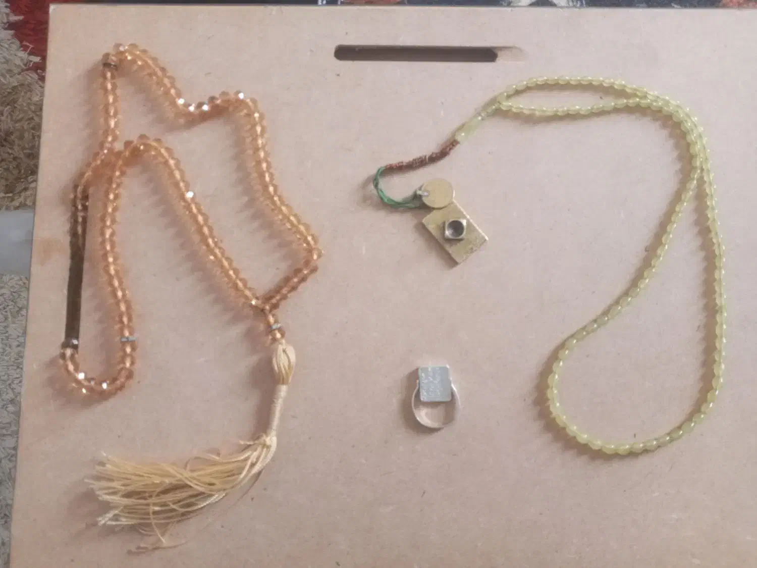 شرف شمش  ّکریستال سلین وانگشتر کهنه|کلکسیون اشیاء عتیقه|فیروزآباد (فارس), |دیوار