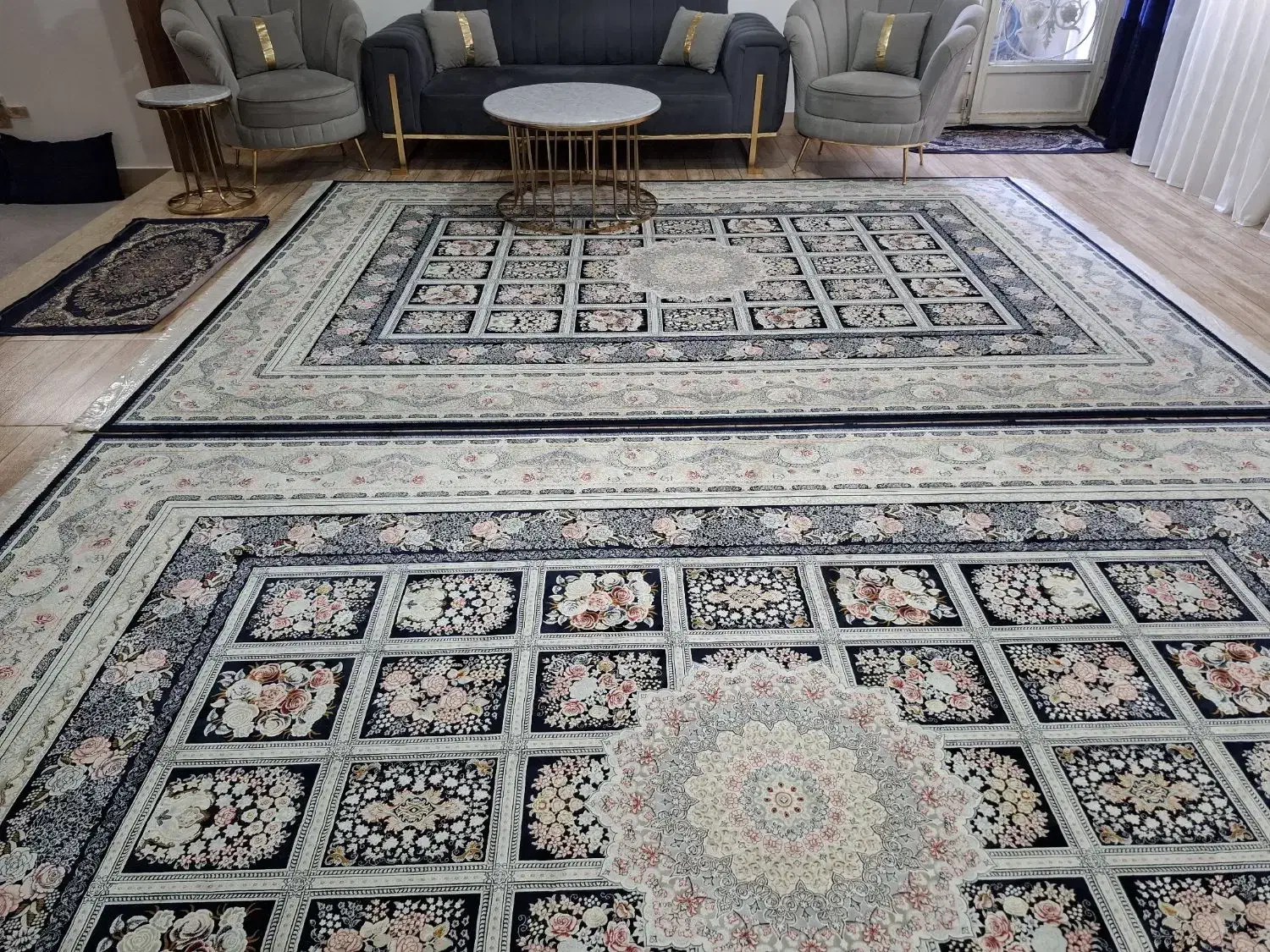 دو‌عددفرش ۹متری با ی دست مبل ۵نفره|فرش|ورامین, ورامین|دیوار