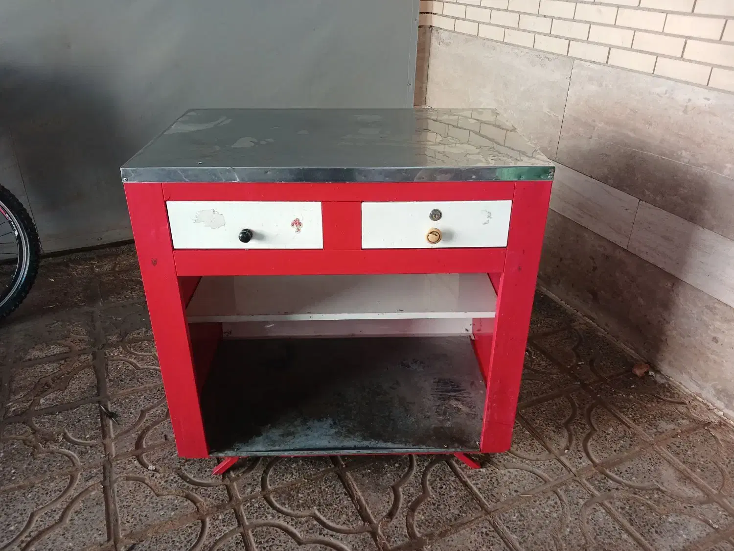 میز ویترین دار|فروشگاه و مغازه|آباده, |دیوار