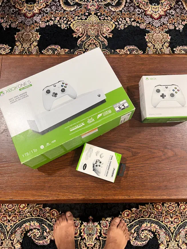 X Box One S|کنسول، بازی ویدئویی و آنلاین|آبادان, |دیوار