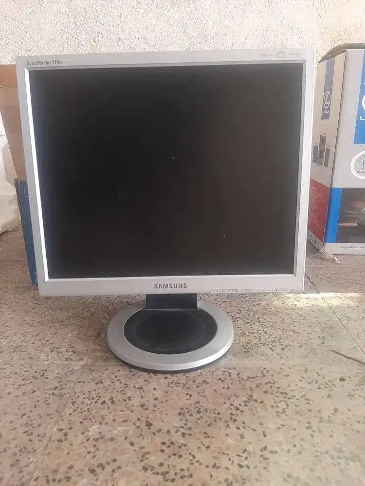 کامپیوتر و تعدادی لوازم کامیپوتر کیس کیبورد بلندگو|رایانه رومیزی|تهران, زنجان جنوبی|دیوار