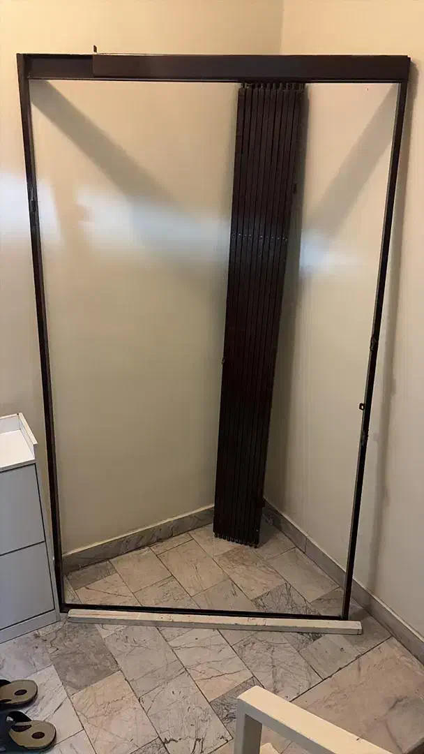 در چوبی به همراه آکاردئونی|مصالح و تجهیزات ساختمان|تهران, نظامی گنجوی (توانیر)|دیوار