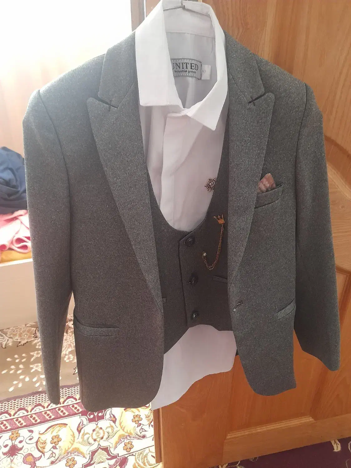 لباس|لباس|لالجین, |دیوار