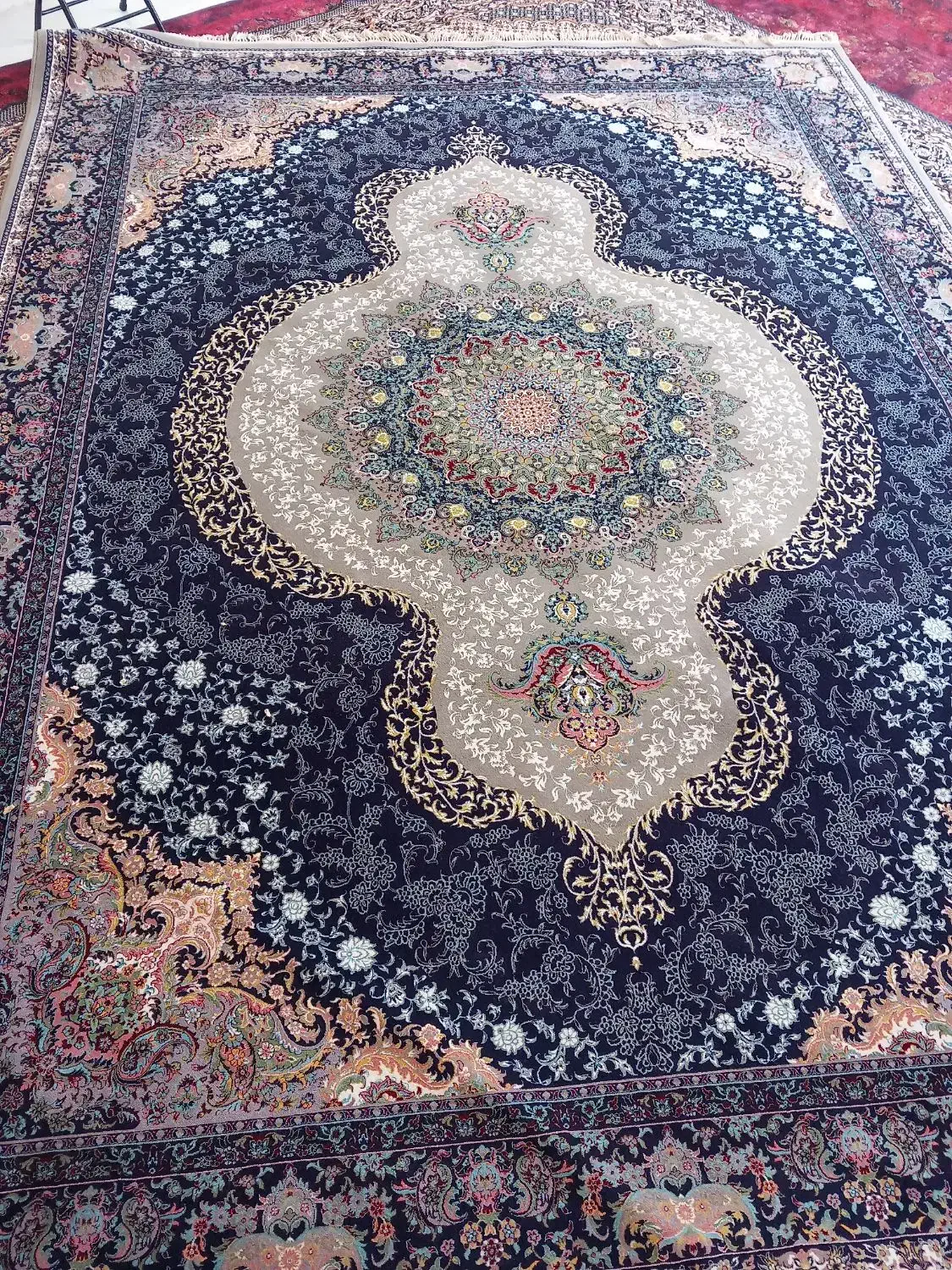 قالی ۱۲ متری خوشرنگ ۷۰۰ شانه|فرش|شیروان (خراسان), |دیوار