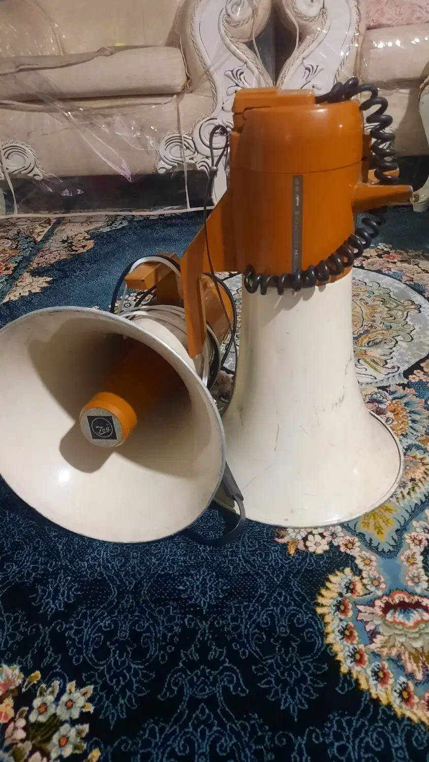 دو عدد بلندگو دستی ژاپنی|صوتی و تصویری|قم, سراجه (۱۵ خرداد)|دیوار