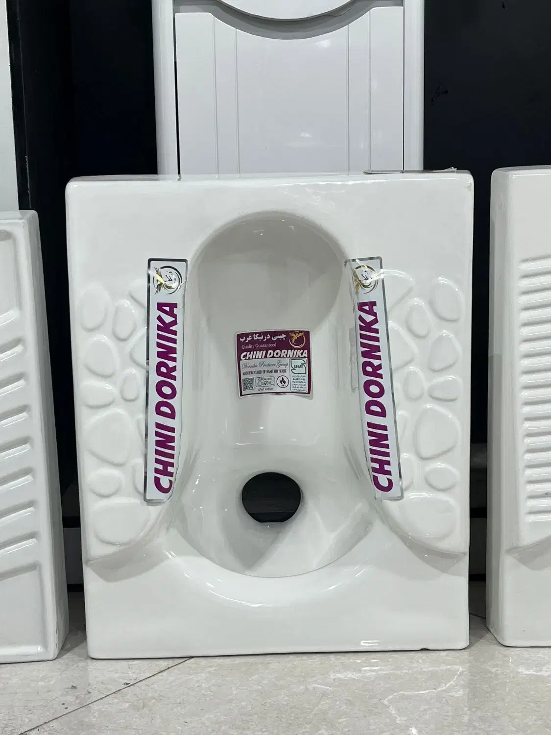 کاسه توالت مشکی طوسی سفید|لوازم سرویس بهداشتی|پاکدشت, پاکدشت (مامازند)|دیوار