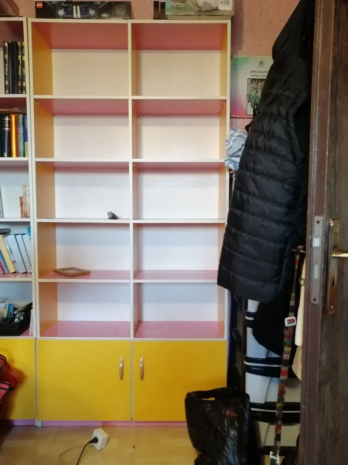 کتابخانه در حد نو|کتابخانه، شلف، قفسه‌های دیواری|دماوند, دماوند|دیوار