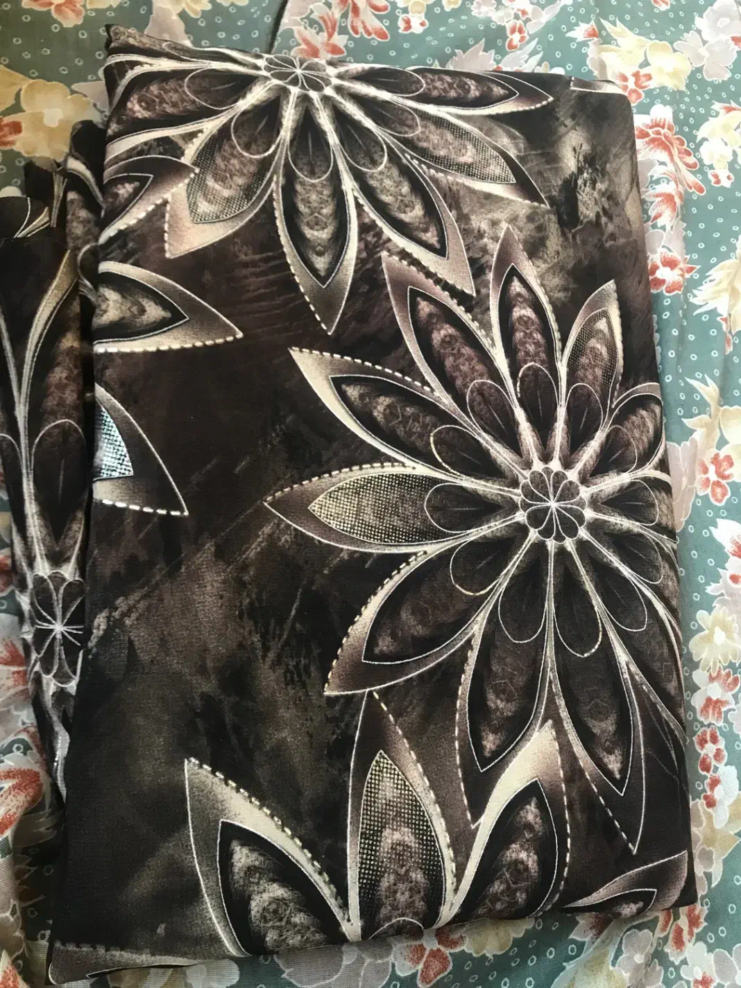 چادر رنگی|لباس|قم, دورشهر|دیوار