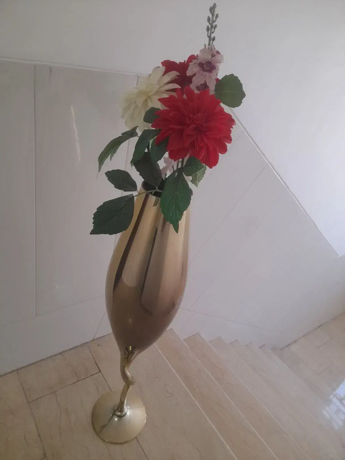 گلدان نوه|گل مصنوعی|یزد, |دیوار