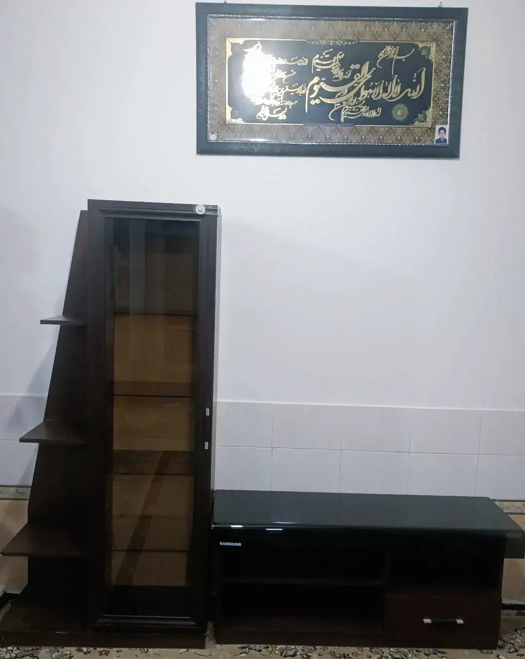 میزتلویزیون در حد نو|میز تلویزیون|شیراز, شیشه‌گری|دیوار