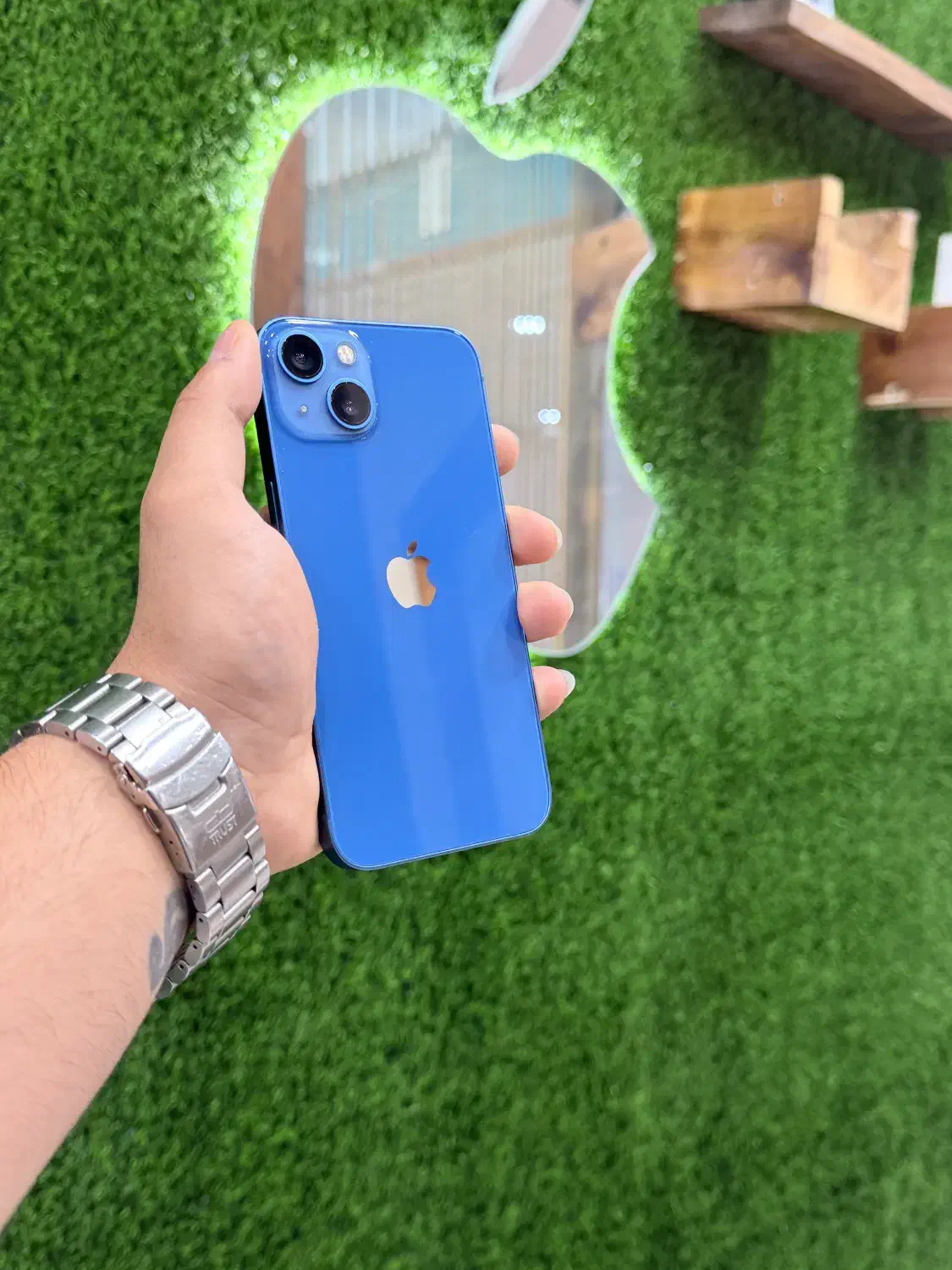 iPhone 13normal|موبایل|جم, |دیوار