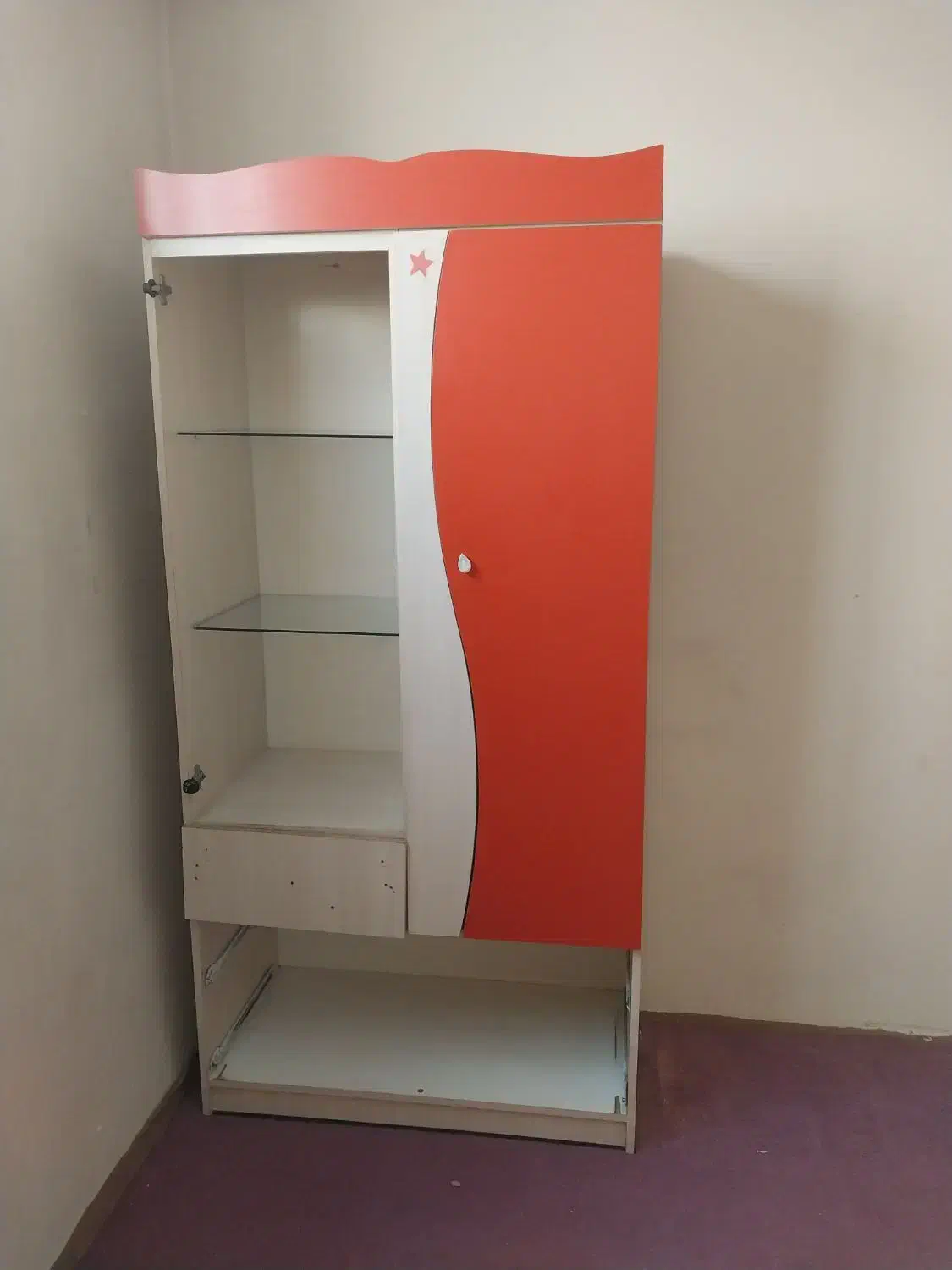 ۲ عدد کمد یکی کمد بچه و یک تخت دو نفره با تشک|اسباب و اثاث بچه|مشکین‌دشت, |دیوار