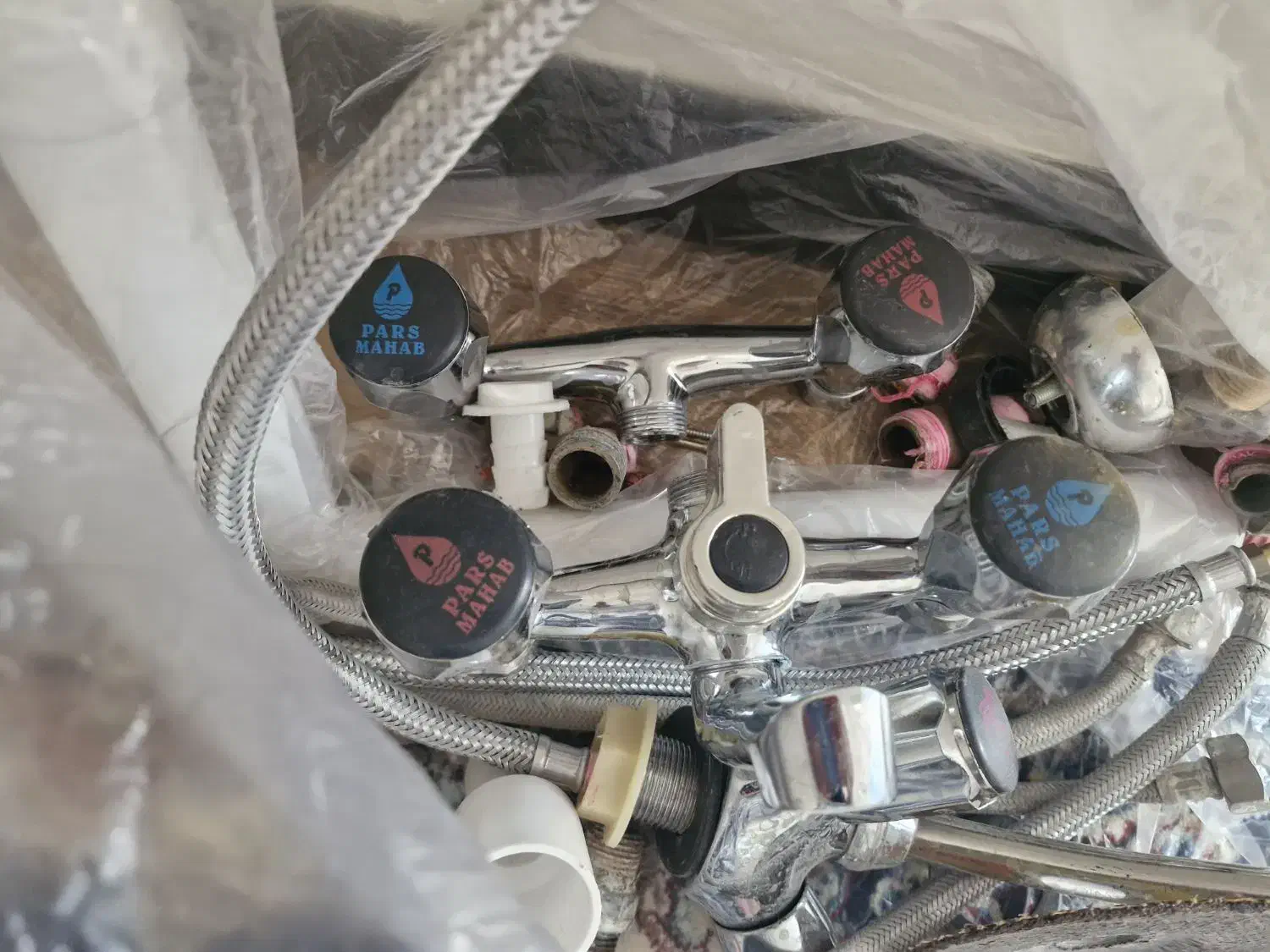 پک‌کامل شیر الات و روشویی|لوازم سرویس بهداشتی|فسا, |دیوار