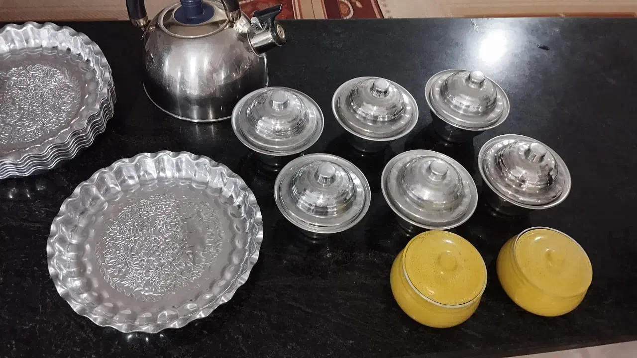 قندان ۶ عدد و دو عدد رنگی|قوری، کتری، قهوه‌ساز دستی|کوهدشت, |دیوار
