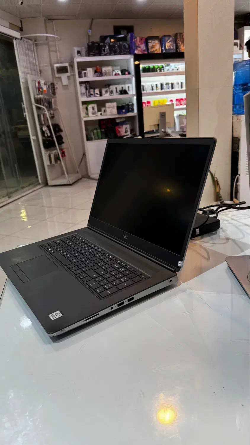 لپتاپ دل آمریکایی ۱۷ اینچ گرافیک ۶ رم ۳۲ سیپیو i7|رایانه همراه|ساوه, |دیوار