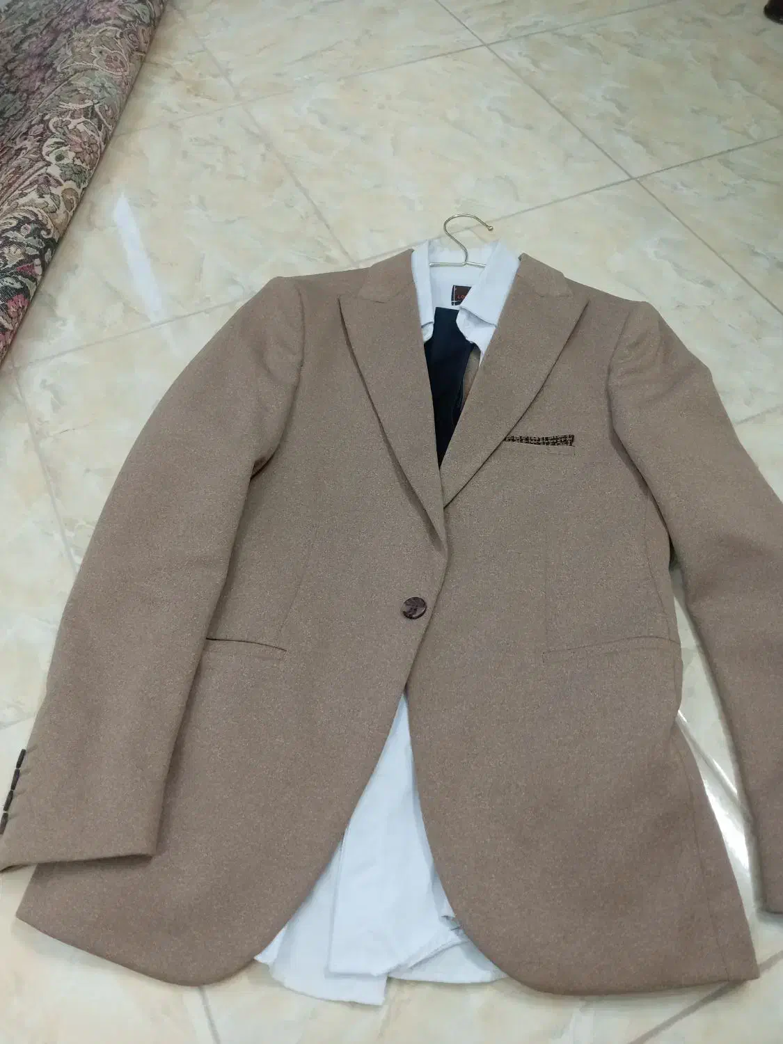 لباس|کیف، کفش، کمربند|تربت‌حیدریه, قائم|دیوار