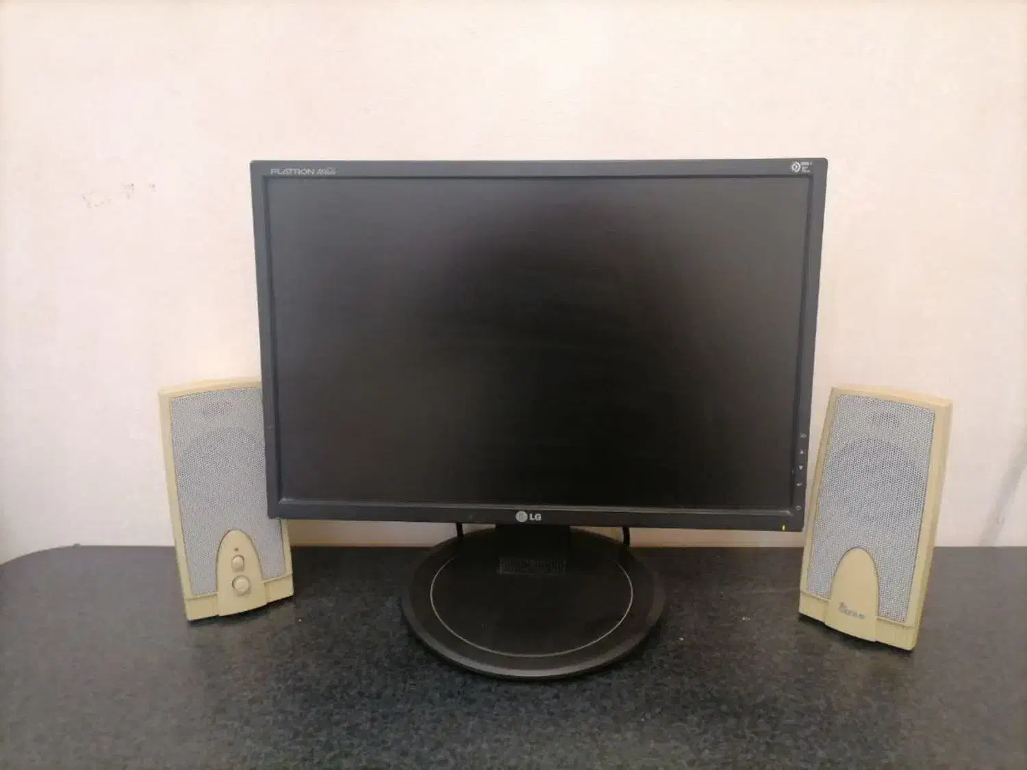 LG فلاترون L194wt نو نو|قطعات و لوازم جانبی رایانه|تهران, مینای شمالی (مخبر)|دیوار