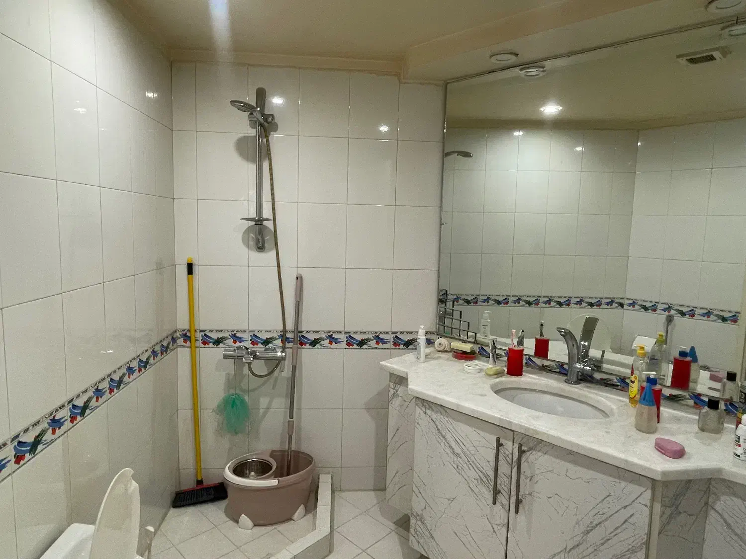 دربند اسداللهی ۱۵۰ متر دوخواب سالن بزرگ و ویو دار