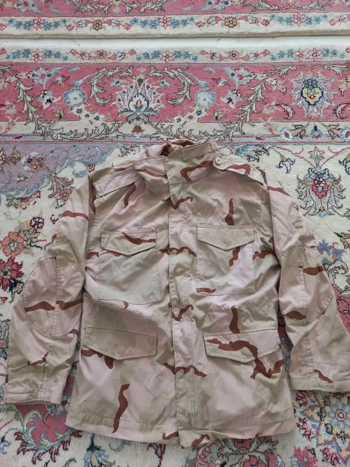 لباس مرزبانی|لباس|گلبهار, شهر جدید گلبهار|دیوار