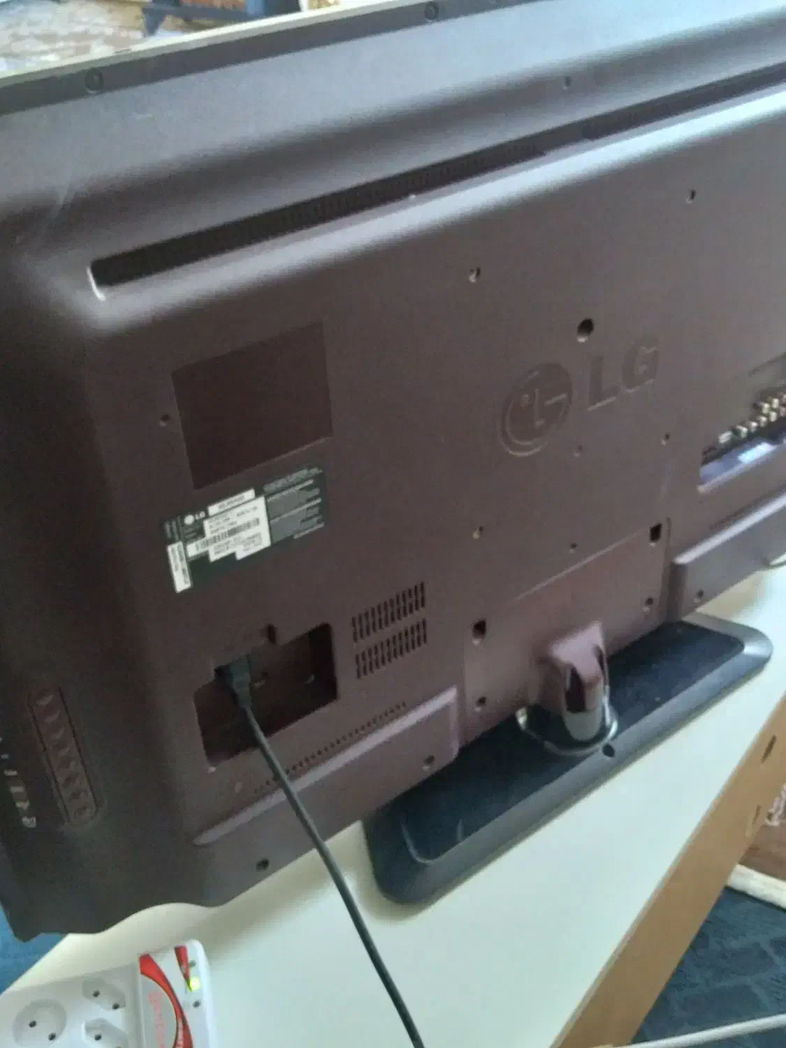 تلویزیون ال ای دی ۴۲ اینچ ال جی اصل کره|تلویزیون و پروژکتور|مشهد, عسگریه|دیوار